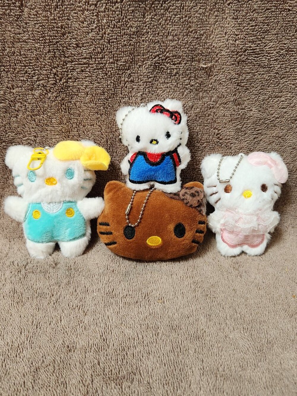 HELLO KITTY - Set of Four (4) Plush Keychains Bag Charms - NEW